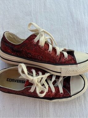 red glitter Converse Chuck Taylor All Star low-top sneakers womens size 6